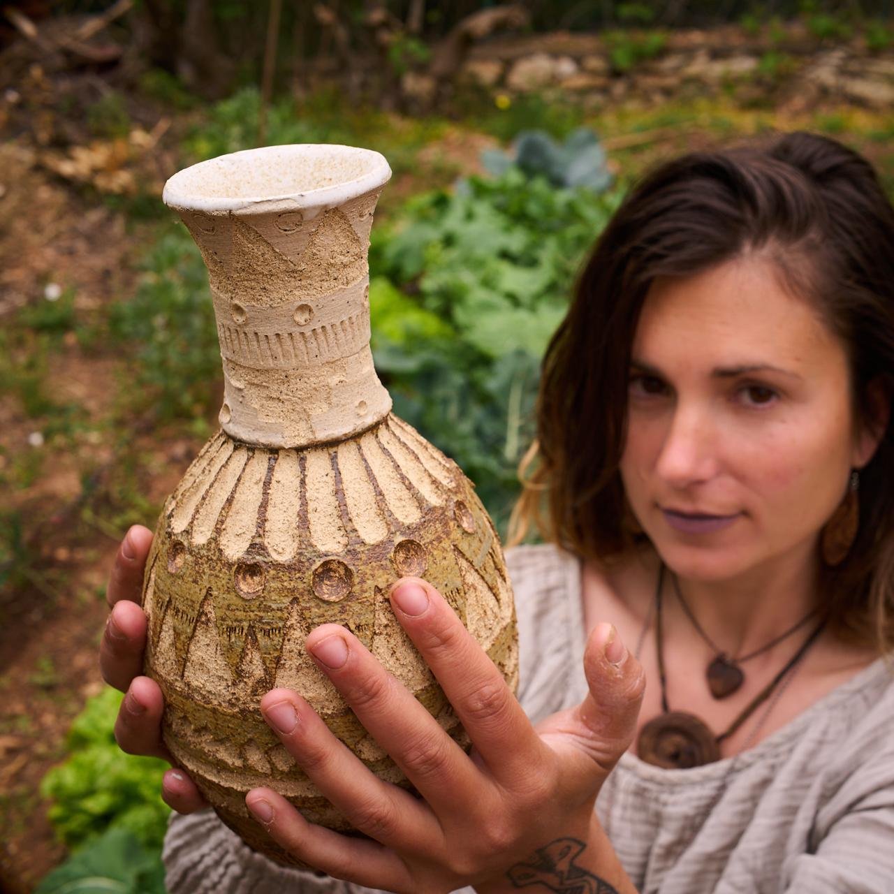 #Arteencerámica #objetosmágicos #objetosmágicoscerámica #ceramicaartesanal #ventadecerámicas #ceramicaterracota #ceramicaritual #alfareriaarte #almacerámicas #objetosrituales #objetoscerámica