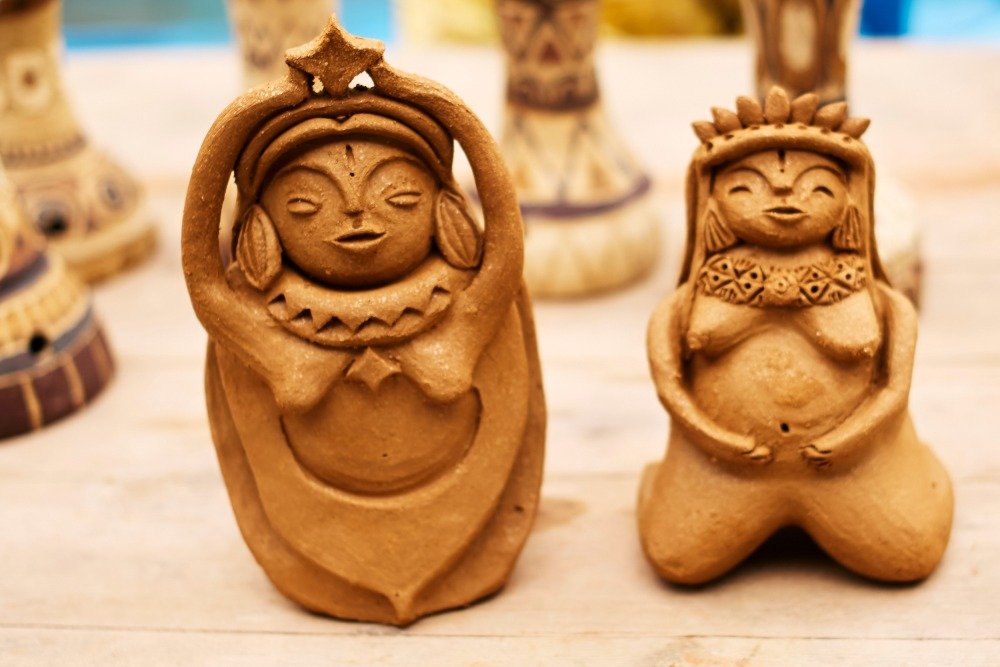 Natalia Descalza: Arte en cerámica en Ibiza - Objetos mágicos cerámica - Cerámica artesanal en Ibiza - Cerámica ritual