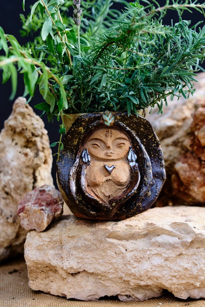 #Arteencerámica #objetosmágicos #objetosmágicoscerámica #ceramicaartesanal #ventadecerámicas #ceramicaterracota #ceramicaritual #alfareriaarte #almacerámicas #objetosrituales #objetoscerámica